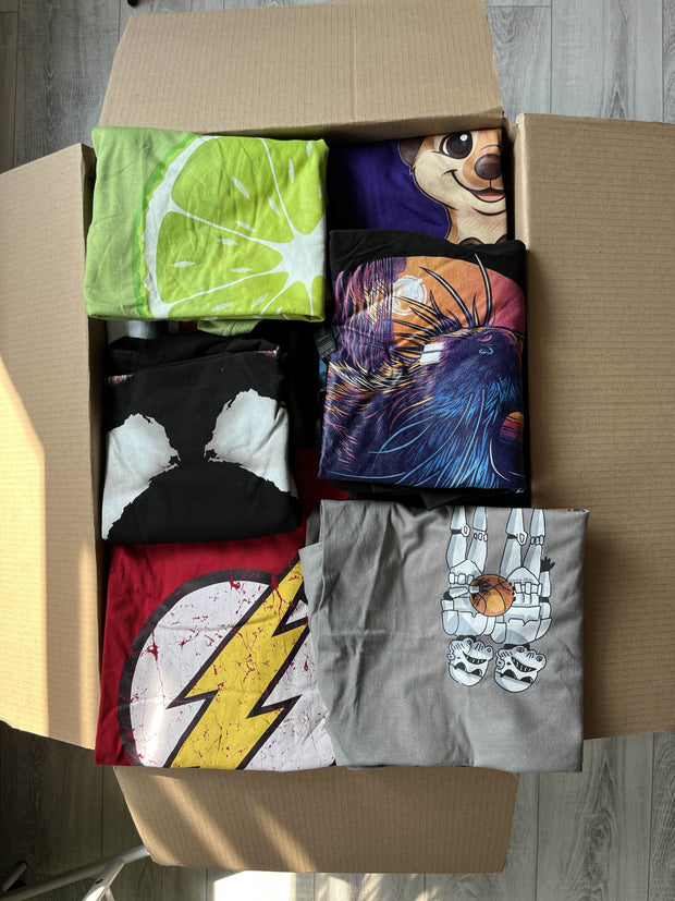 Box 30 T-shirtów dziecięcych i S/M – idealne do odsprzedaży