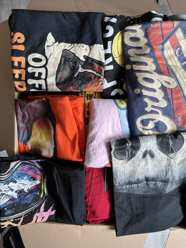 Box 50 sztuk T-shirtów dziecięcych i S/M – idealne do odsprzedaży