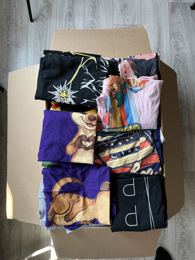 Box 20 T-shirtów dziecięcych i S/M – idealne do odsprzedaży