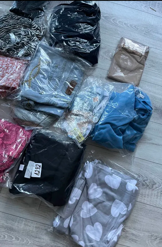 Hurt ubrań bez metek – box 15 sztuk odzieży używanej mix kategorii A/B/C